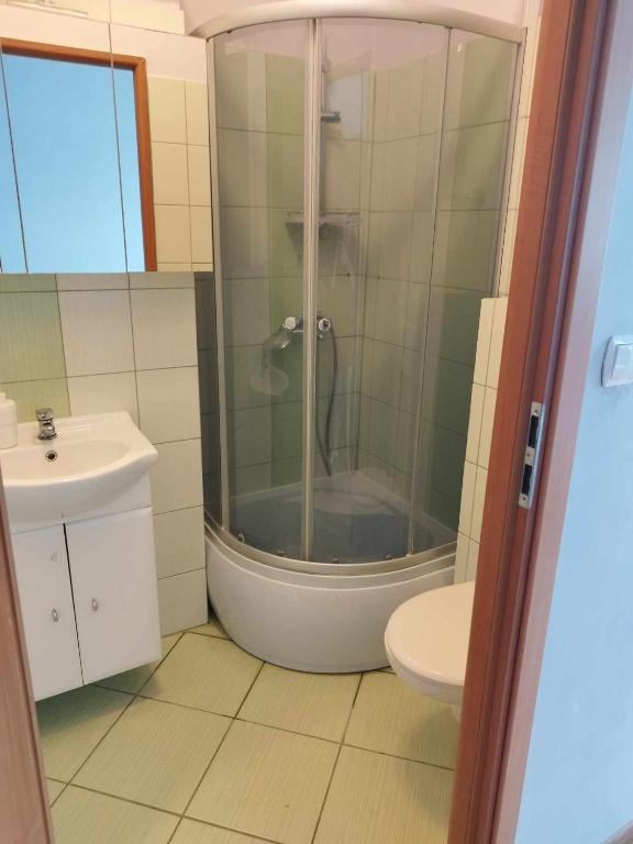 Western Hills - Triple Room With Bathroom