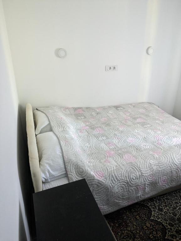 Postel nebo postele na pokoji v ubytování Stara etno kuća Radonjić