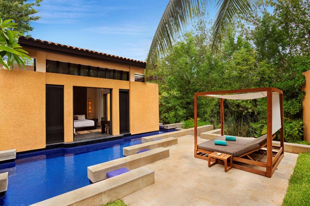 Bazén v ubytování Banyan Tree Mayakoba nebo v jeho okolí