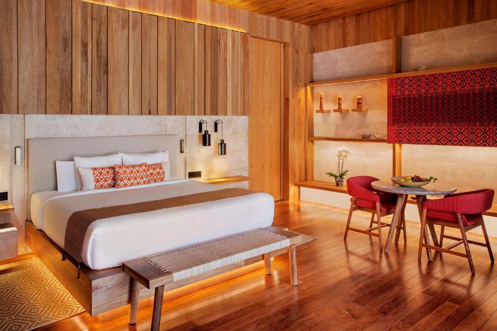 Banyan Tree Mayakoba - Beachfront Lanai Pool Suite -King