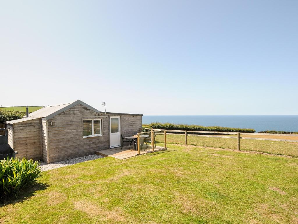 Lundy View Chalet, Bude (updated prices 2024)