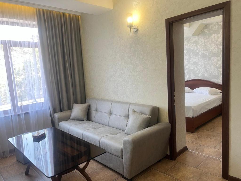 Postel nebo postele na pokoji v ubytování Park Avenue Hotel Yerevan