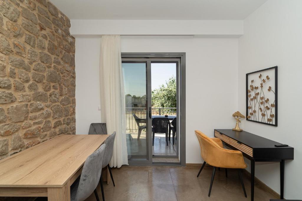 Fotografie z fotogalerie ubytování LITHOS SUITES v destinaci Finikounda