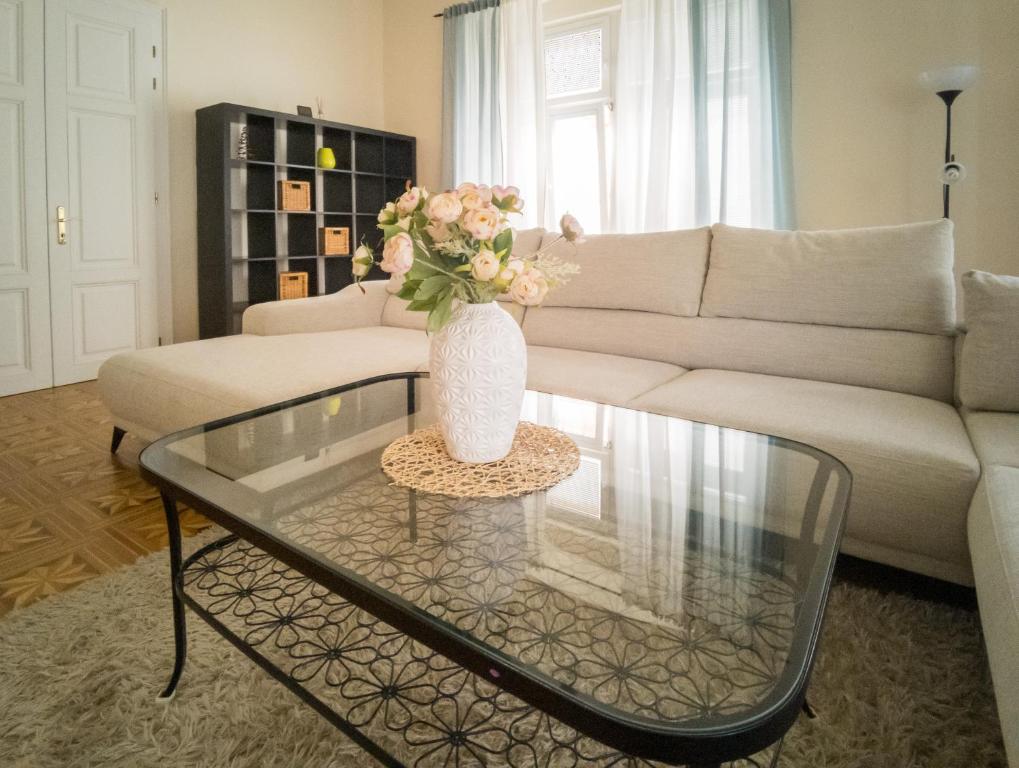 Luxury Vincents Apartments Kosice - Appartement Met Balkon