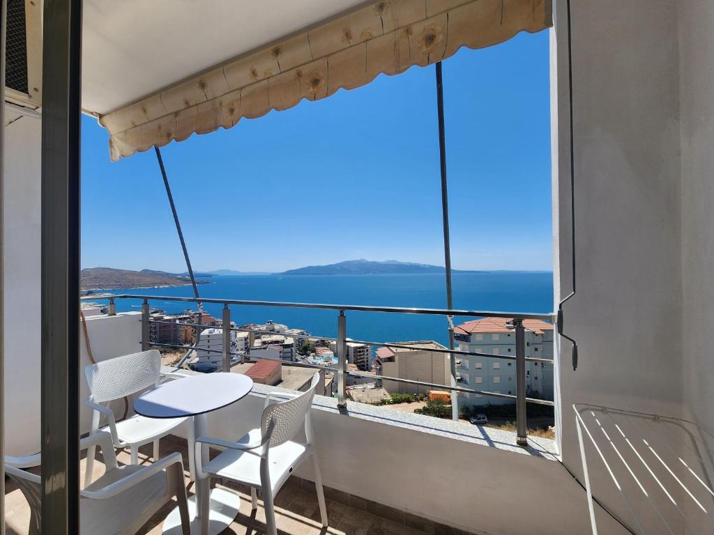 Moon Sea View Apartment - Image 4