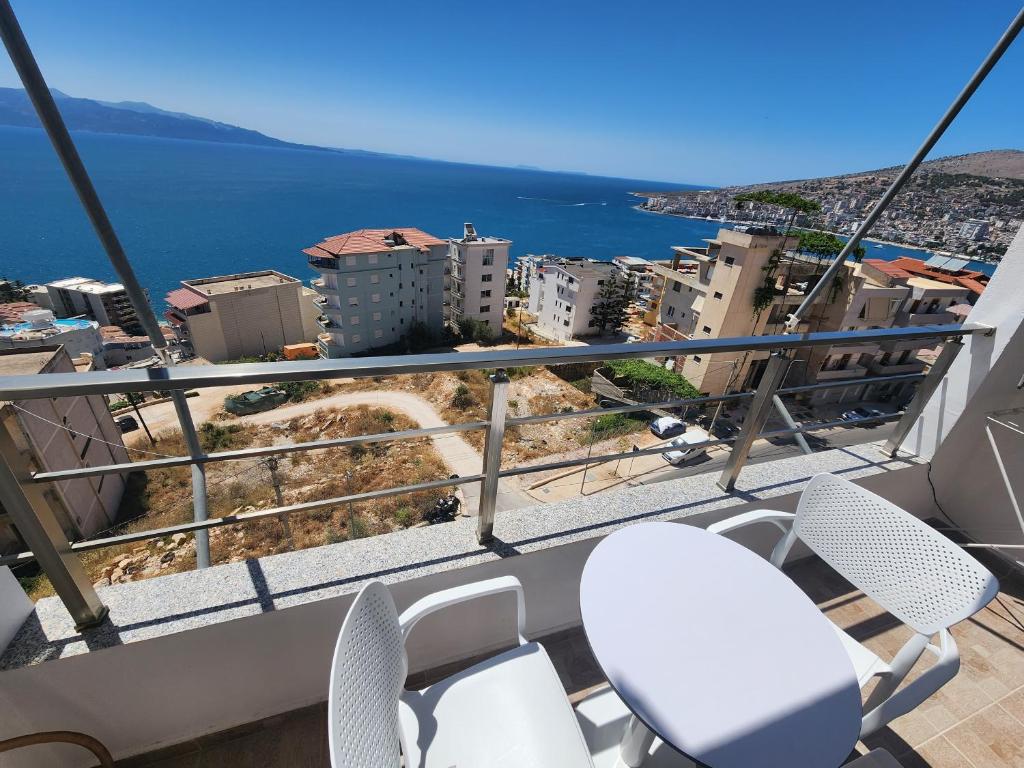 Moon Sea View Apartment - Image 7