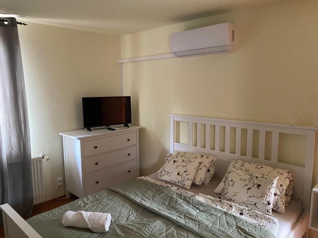 Árpád Apartman - Housity