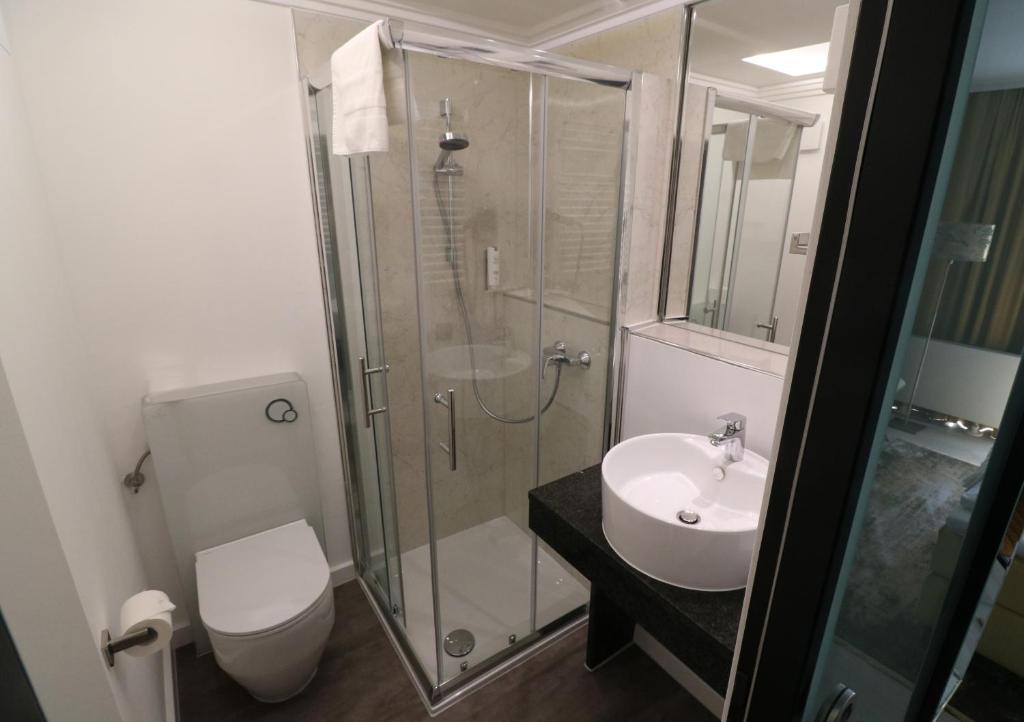 Koupelna v ubytování salinenparc Design Budget Hotel