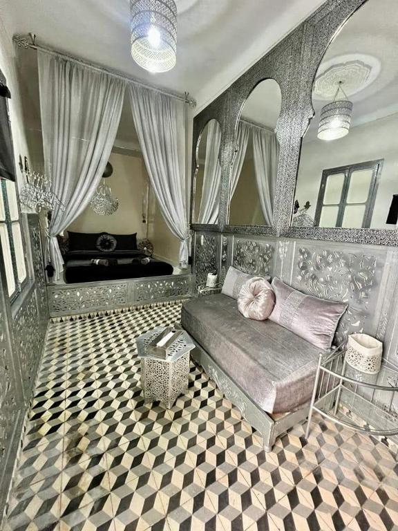 Posezení v ubytování Riad 1001 couleurs