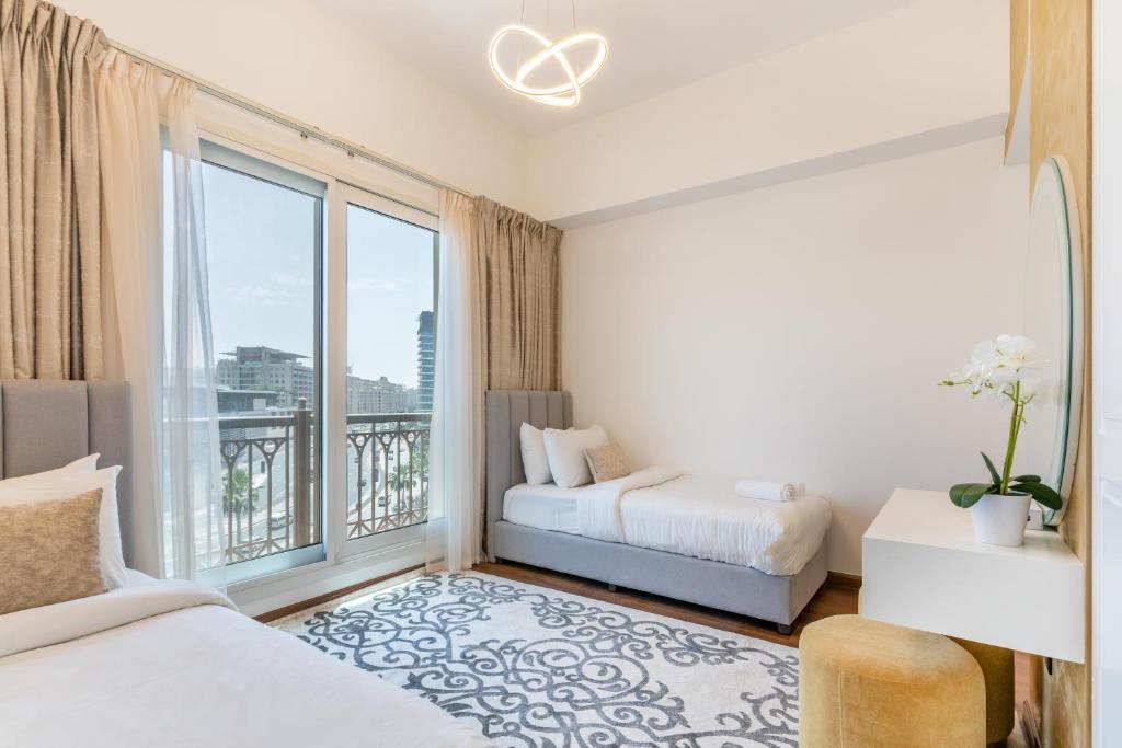 Postel nebo postele na pokoji v ubytování Marina Residences 2BR: Seaside in Palm Jumeirah
