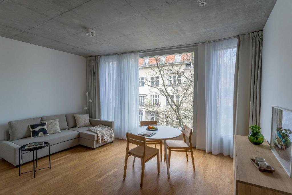 Carlotta Apartments - 18