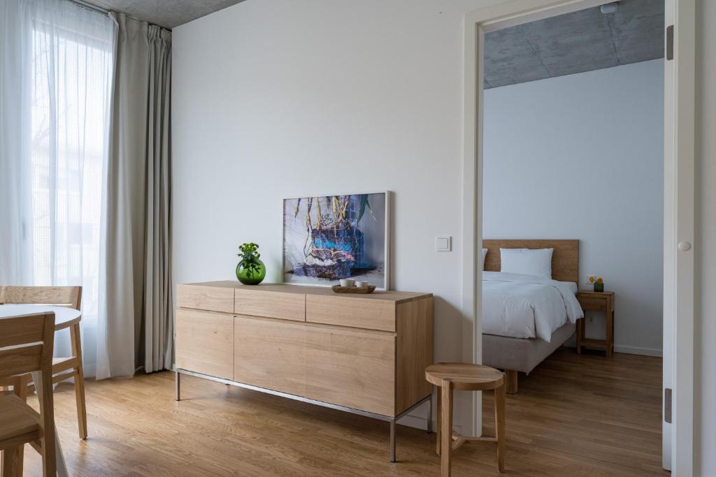 Carlotta Apartments - 17