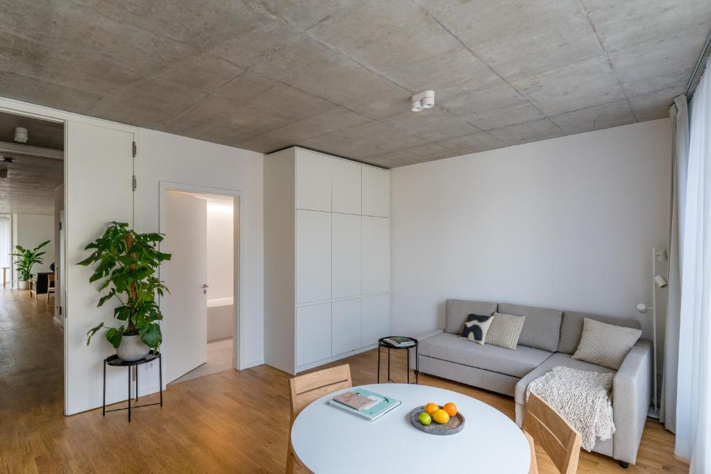 Carlotta Apartments - 15