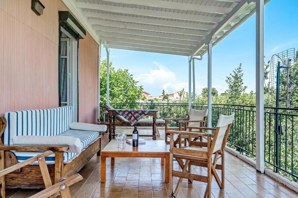 Balkón alebo terasa v ubytovaní Woodpecker House Lefkada