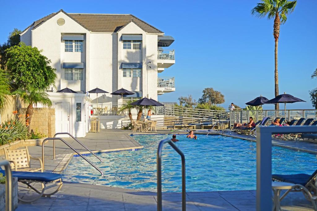 สระว่ายน้ำที่อยู่ใกล้ ๆ หรือใน Riviera Beach & Shores Resorts