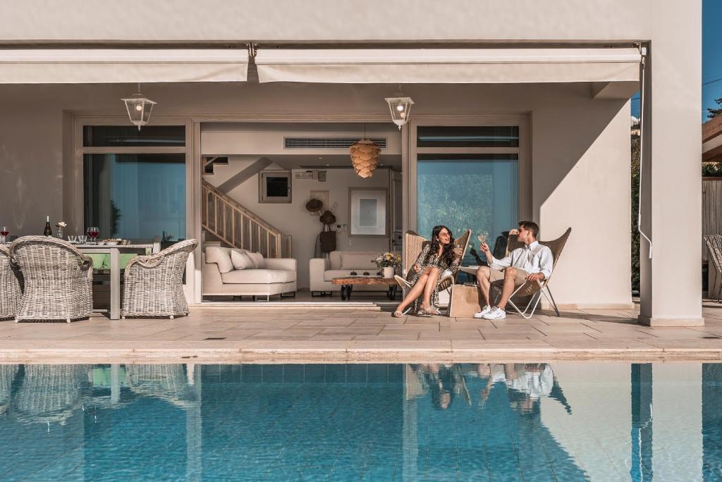 Bazén v ubytování SK Place Luxury Seafront Villas Chania nebo v jeho okolí