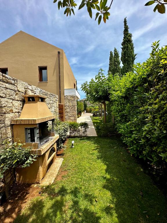 Zahrada ubytování SK Place Luxury Seafront Villas Chania
