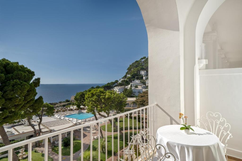 Book Grand Hotel Quisisana, with personal trainer service in Capri