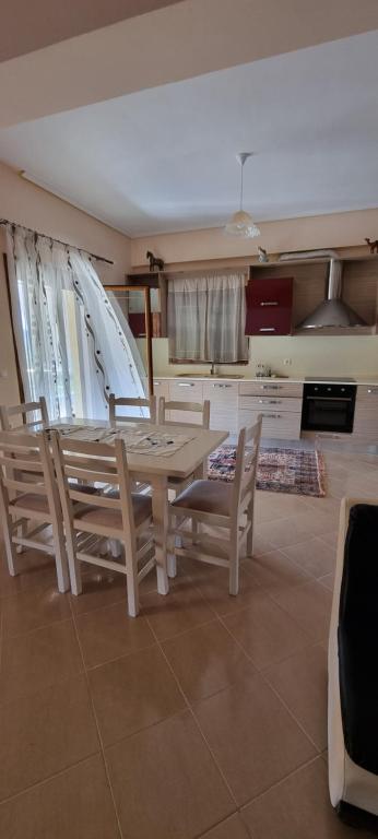 Elenis House - Image 1