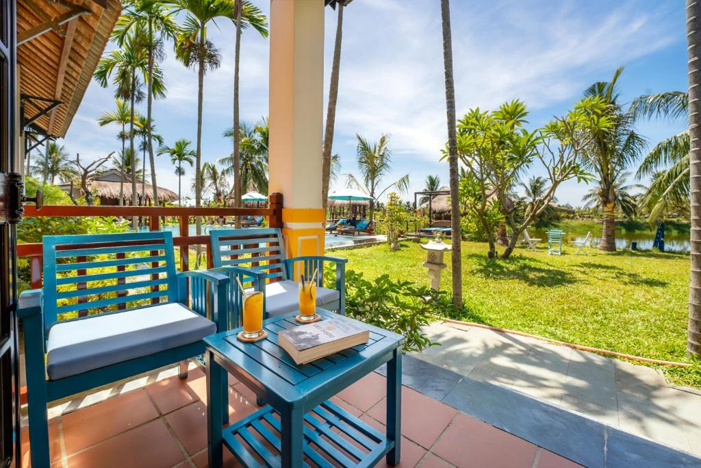 Um jardim no exterior de ZEN RETREAT HOI AN