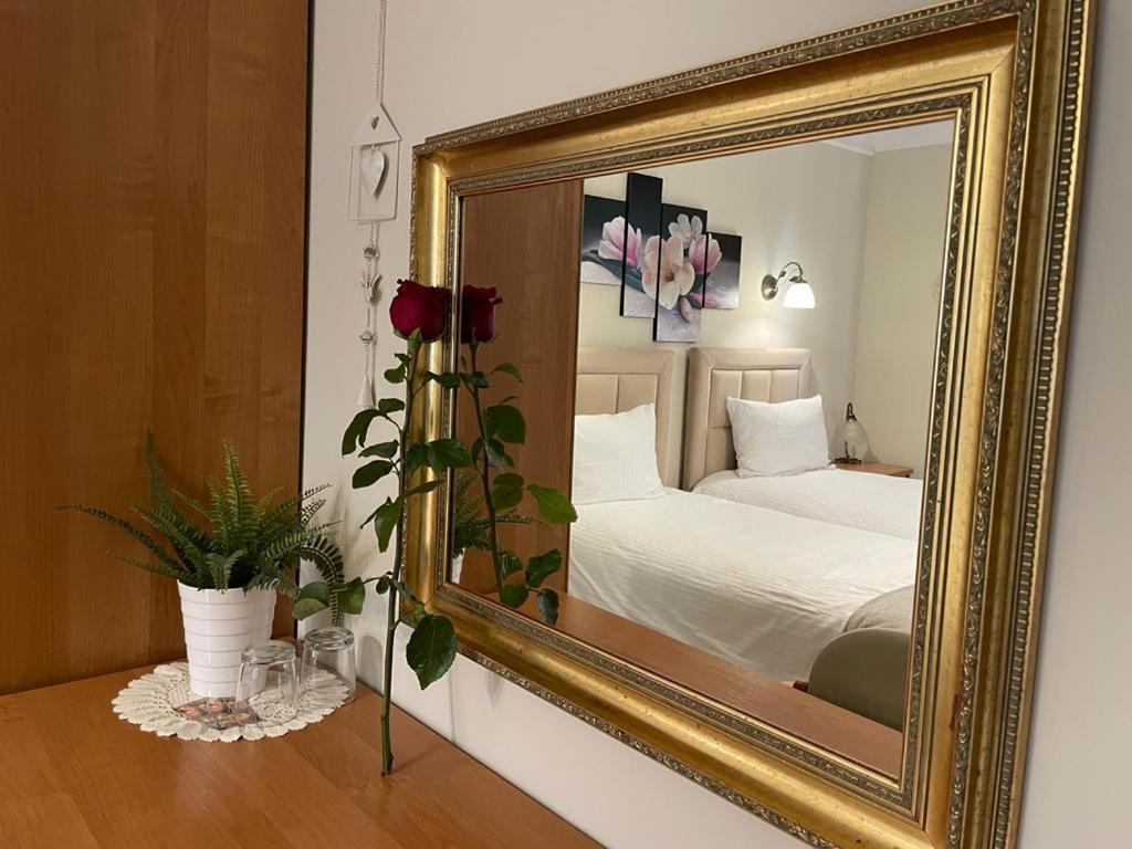 Postel nebo postele na pokoji v ubytování Villa Regina - Spokojna okolica - 100 metrów od lasu - blisko szpitala