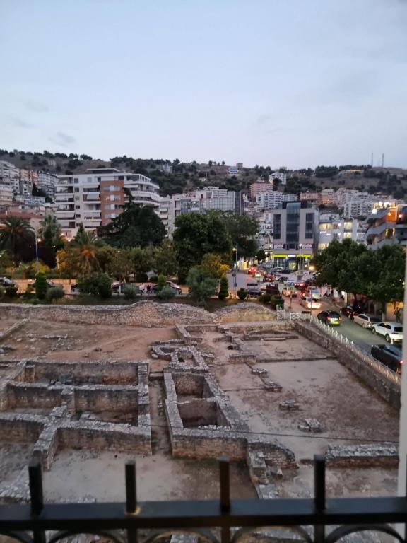 Nespecifikovaný výhled na destinaci Sarandë nebo výhled na město při pohledu z hotelu