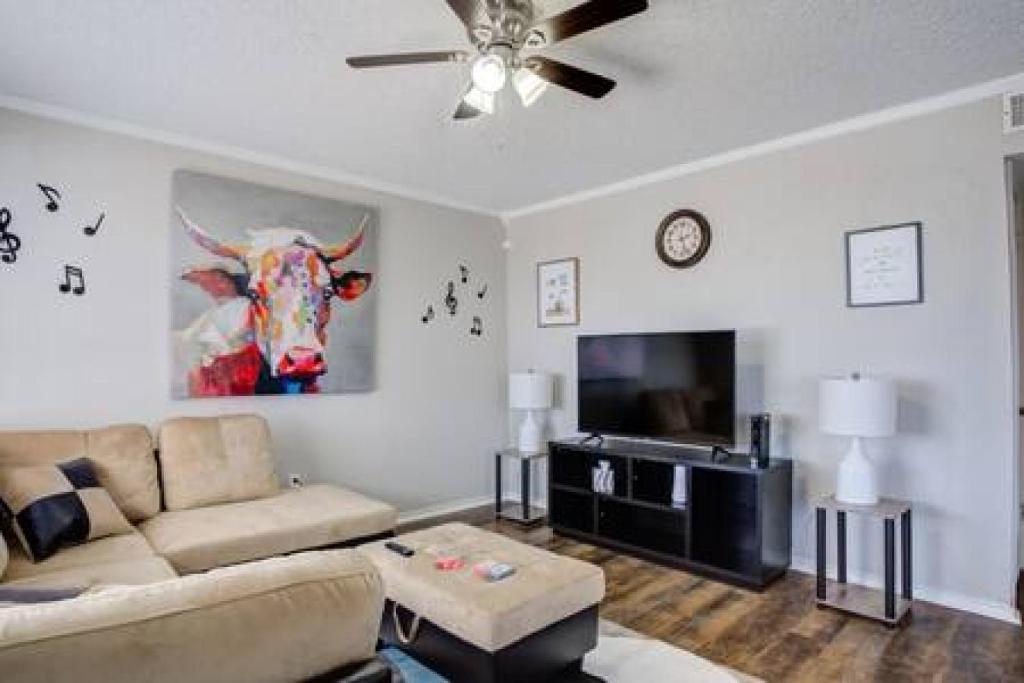 La Palma Lodge Near Texas Tech and Top Restaurants photo