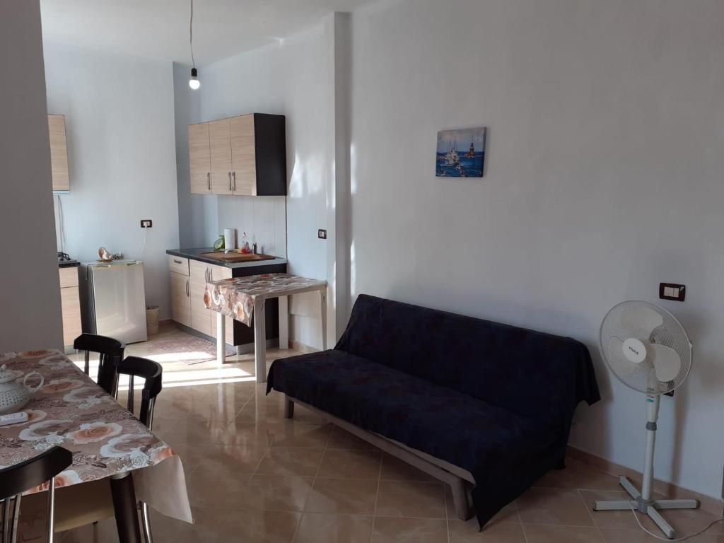 Ili & Eli Apartment - Image 4