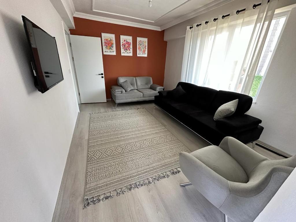 Müstakil bahceli verandali bahce şomineli