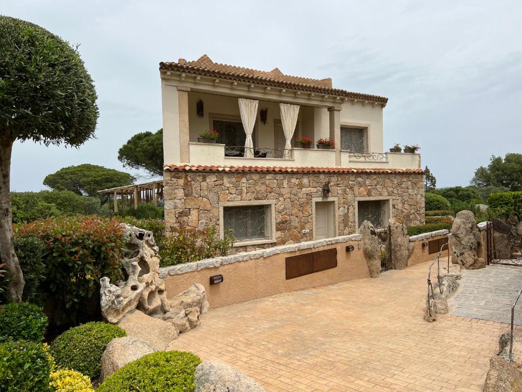 The building in which the holiday home is located