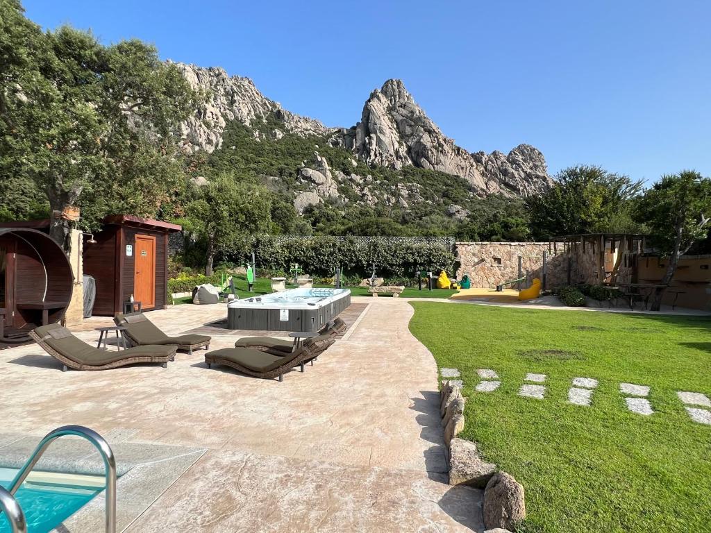 A general mountain view or a mountain view taken from the holiday home