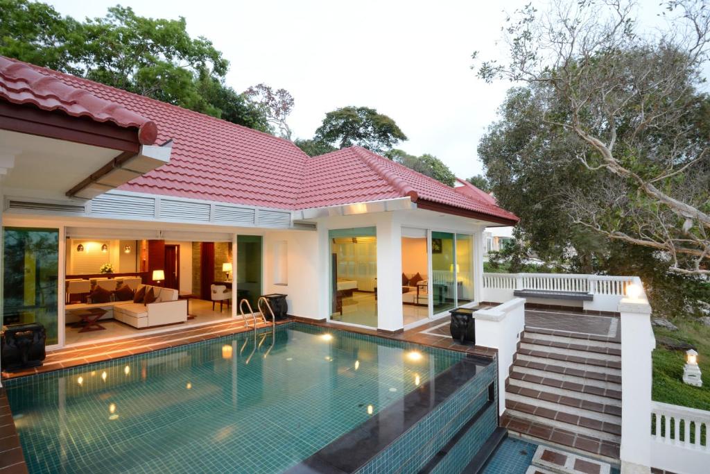 Independence Hotel Resort & Spa 4