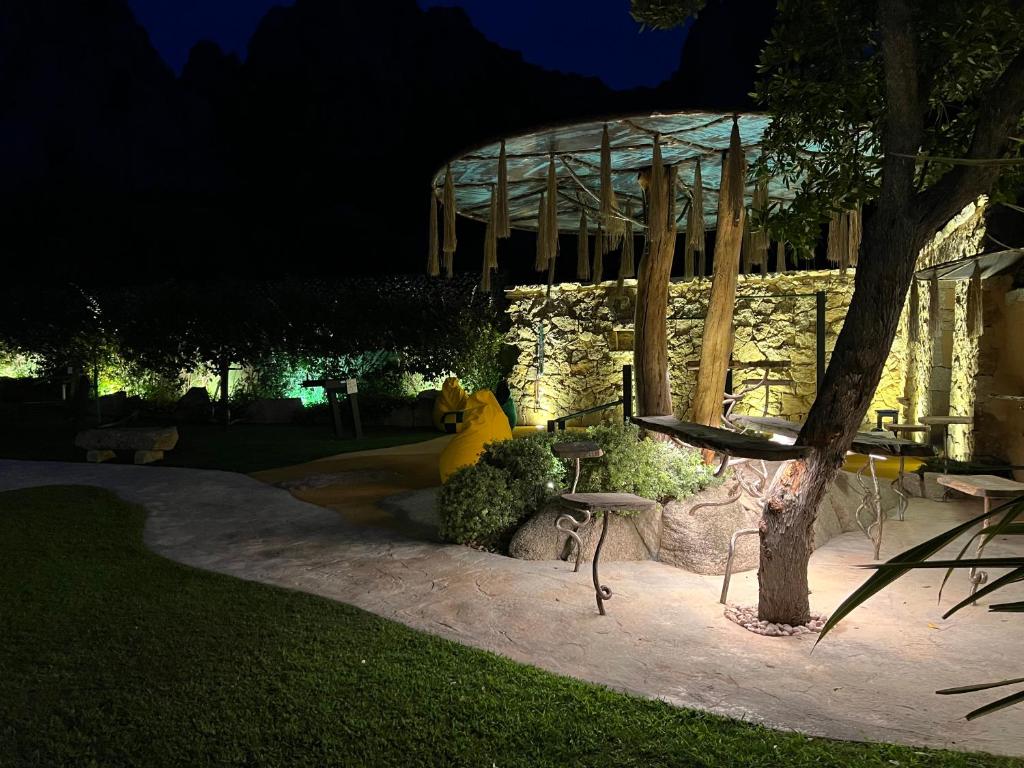 A garden outside Antica Fonte Holiday Homes