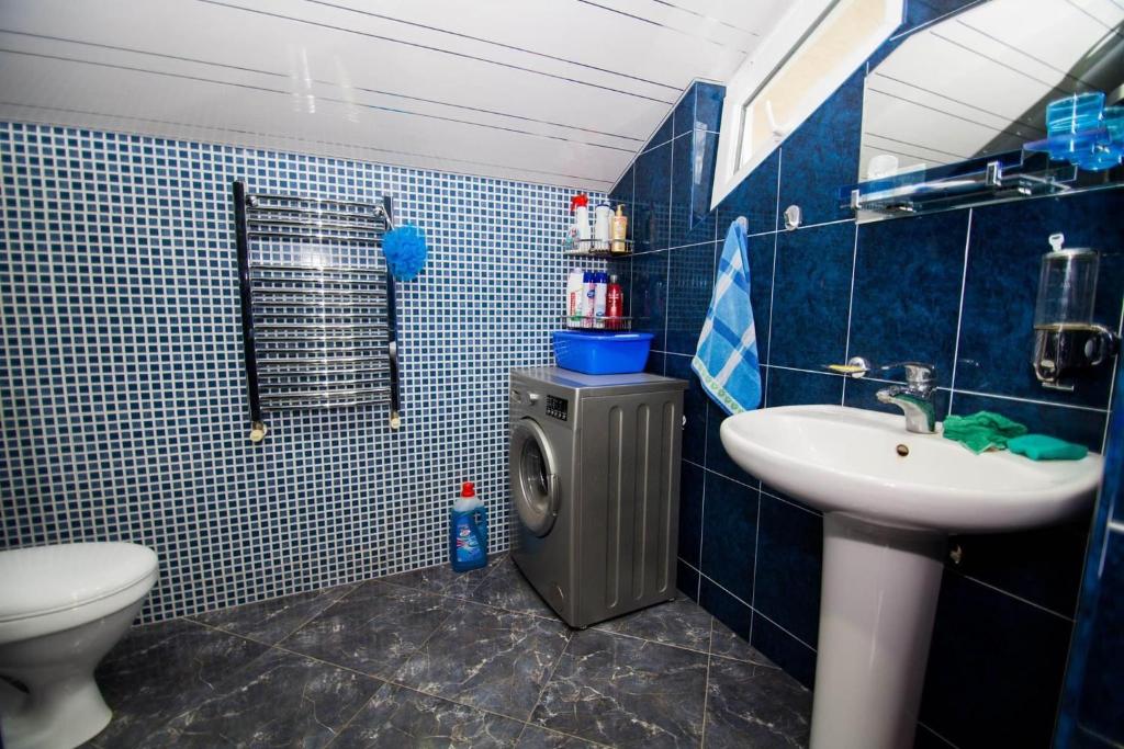 Koupelna v ubytování Qoqosa In Racha