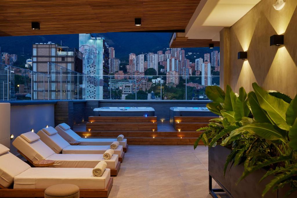 Hoteles en el Poblado, Medellin 481443184