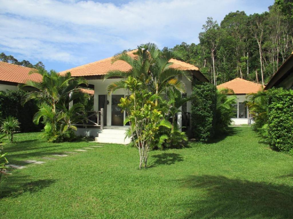 Zahrada ubytování Saracen Bay Resort