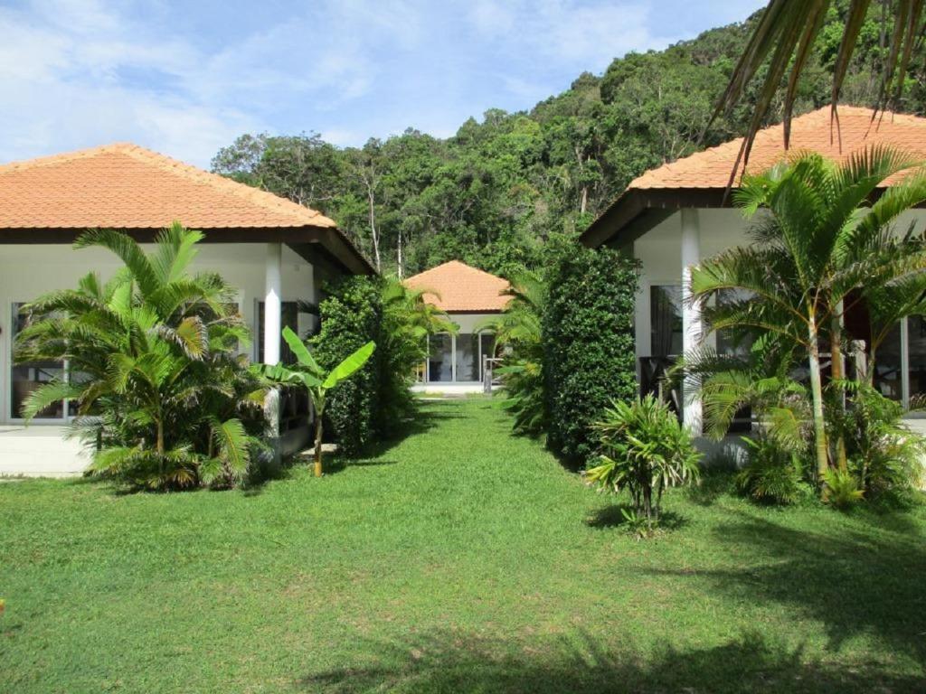 Zahrada ubytování Saracen Bay Resort