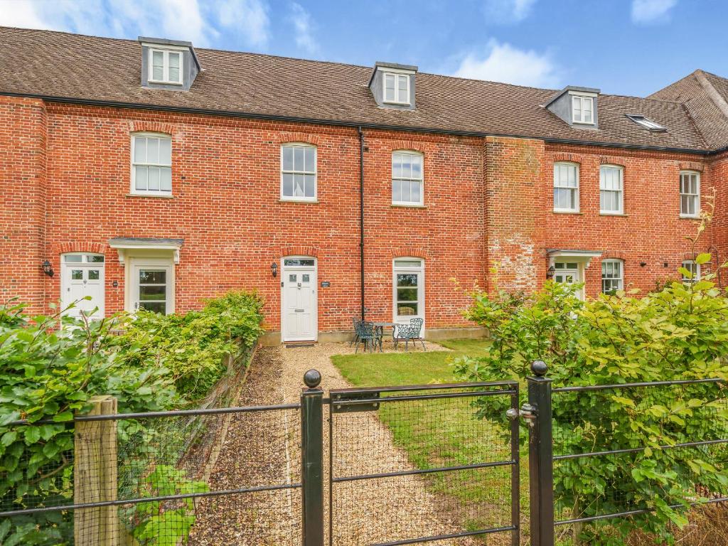 Hillcrest, Blythburgh, Blythburgh (updated prices 2024)