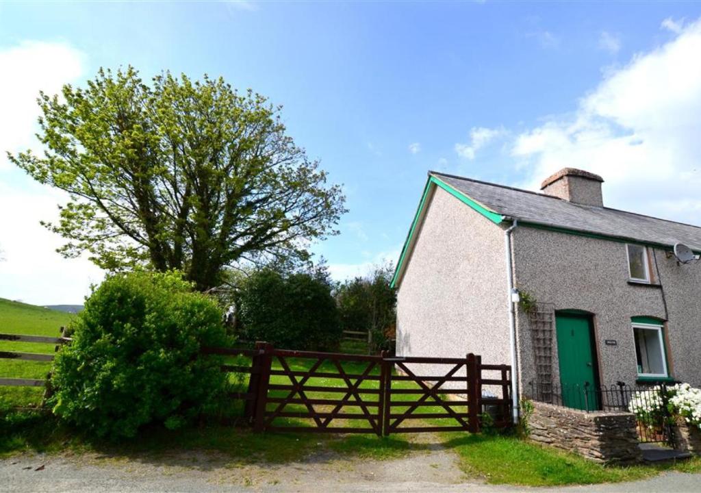 Gallery image of Moelfre Cottage in Darowen