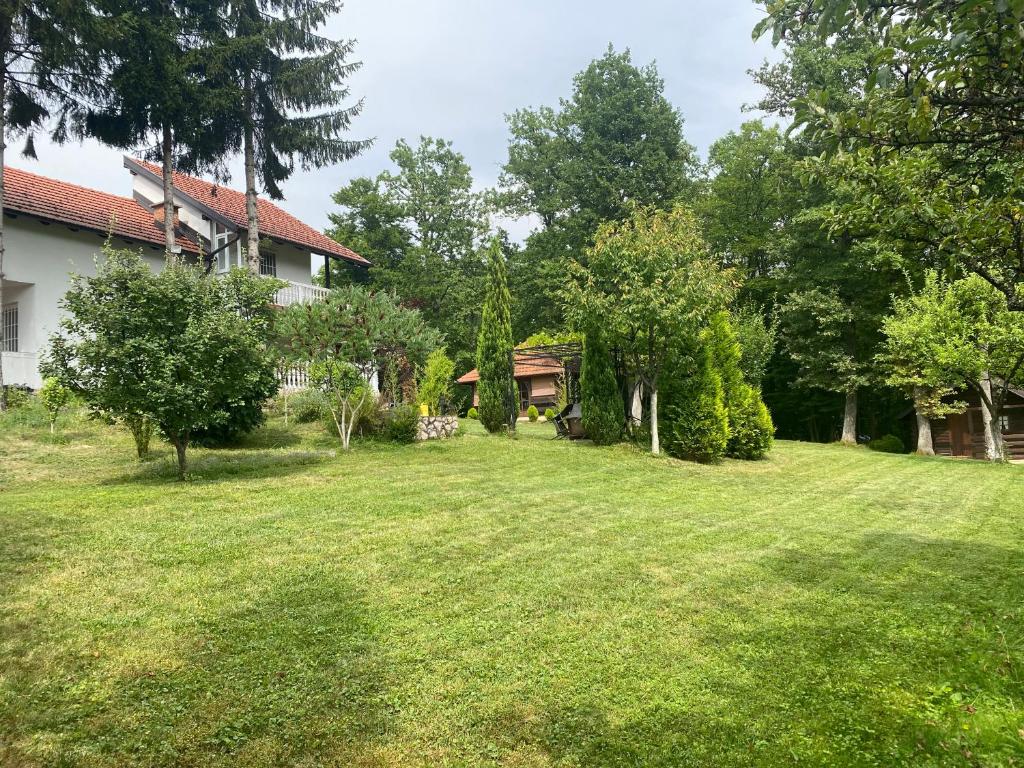 Villa Gagula - Three-Bedroom House