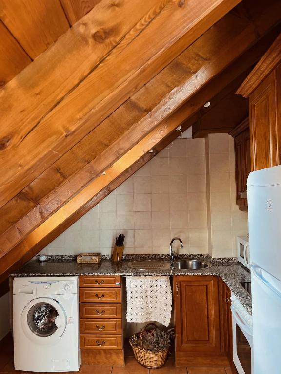Kuchyň nebo kuchyňský kout v ubytování Casa Moline Apartamentos Rurales