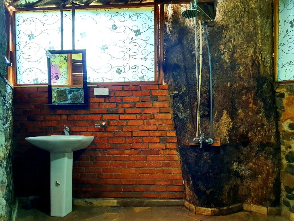 The Winsome & Tree House - 8