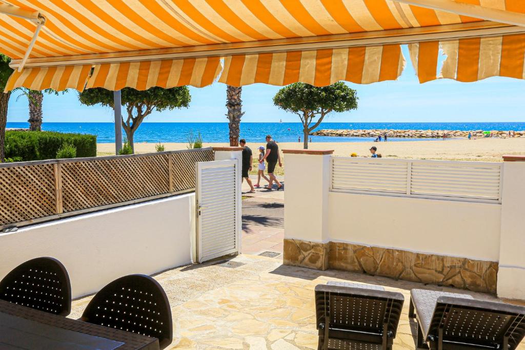 LITORAL COSTA DORADA - VILLA LAURA Only families