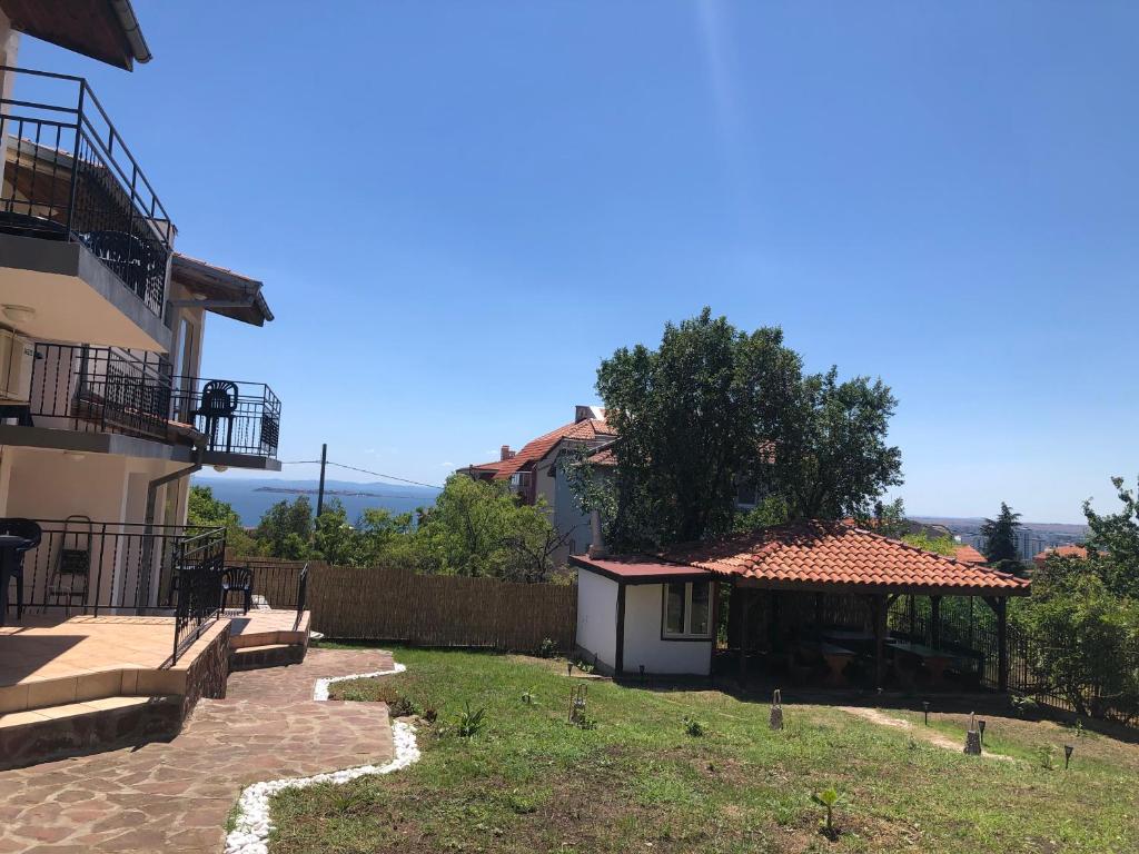 Serenity hill