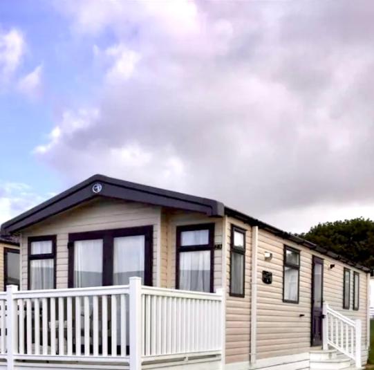 Private Lakeside Cabin, St Austell Updated 2024 Prices