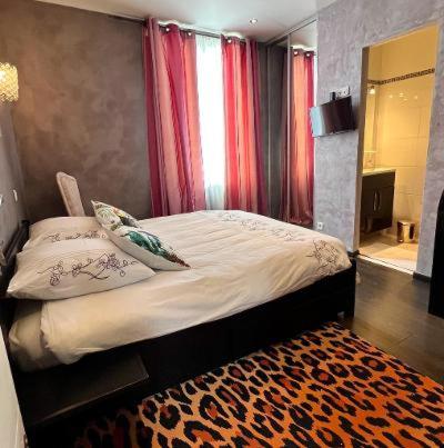 VILLA BEAUSEJOUR - Deluxe Double Room With Shower