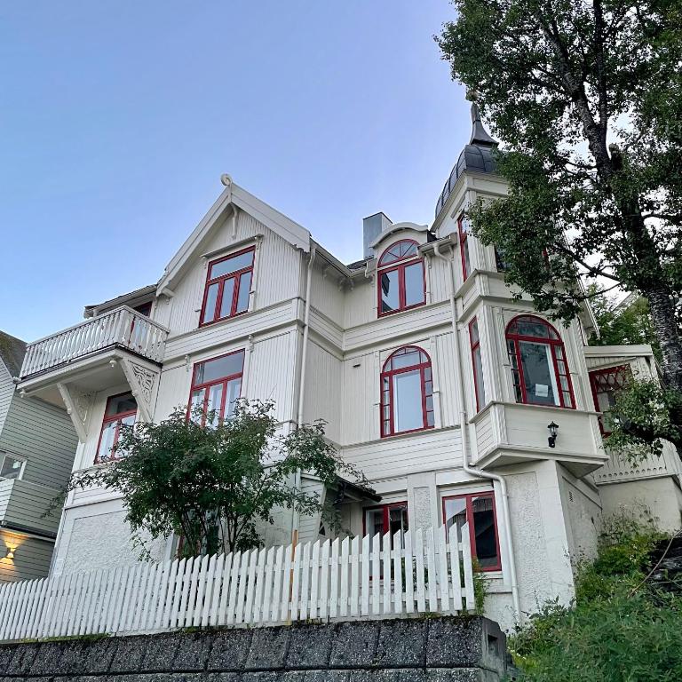 Fotografie z fotogalerie ubytování Historic Arctic Villa v destinaci Tromsø