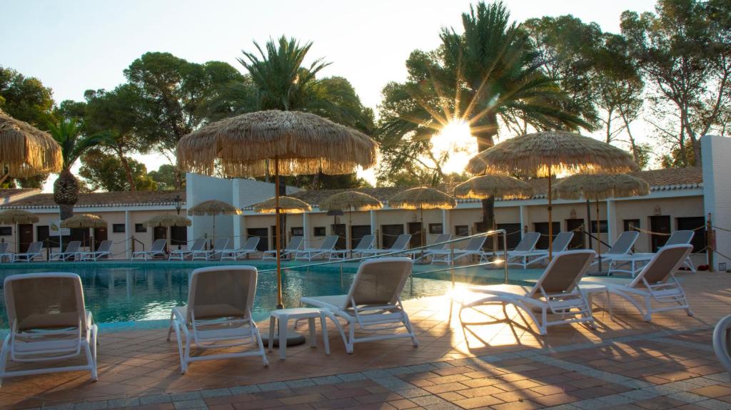 Bazén v ubytování Hotel Montepiedra 4''''sup nebo v jeho okolí
