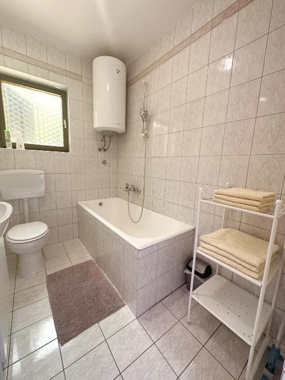 Koupelna v ubytování Apartments Matejčić