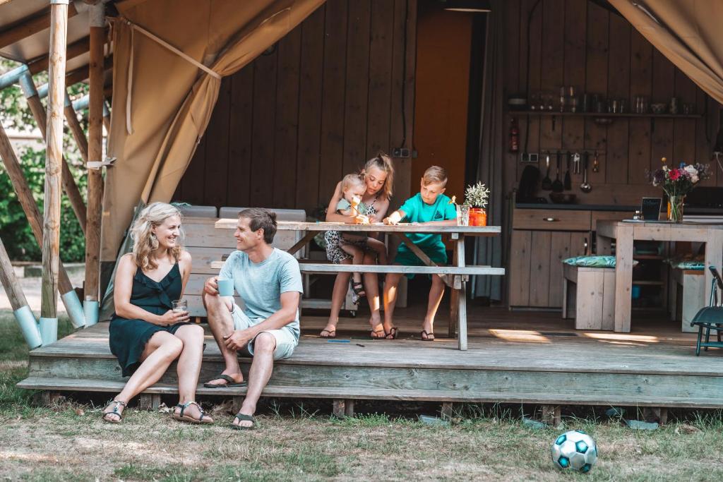 Hosté ubytování Glamping Holten luxe safaritent 2